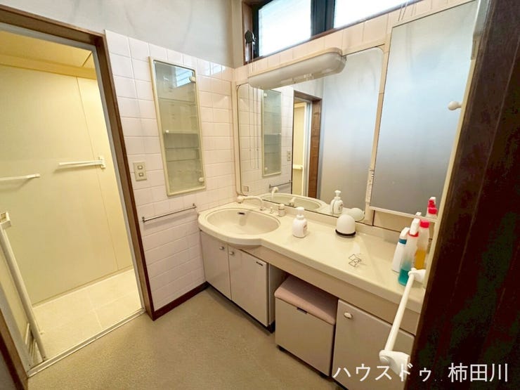 2Fシャワールーム、洗面所