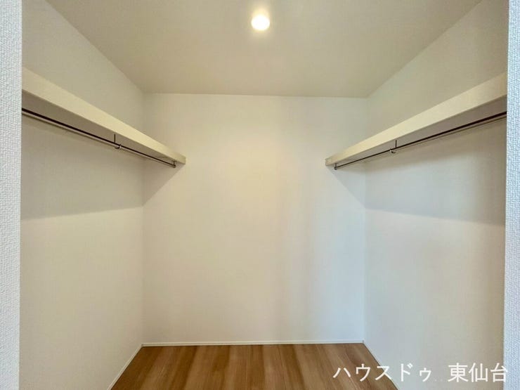 収納力の高いWICでお部屋をすっきり保てます
