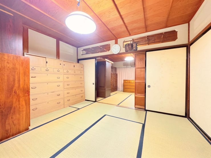 襖を開ければ16帖の広々とした空間が広がります!