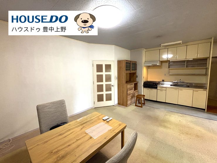 【外観】
【LDK】
外光の影響を受けにくく、落ち着いた時間を過ごせるLDK。明計画がしやすく、家具配置も自由度が高い心地よい空間です。