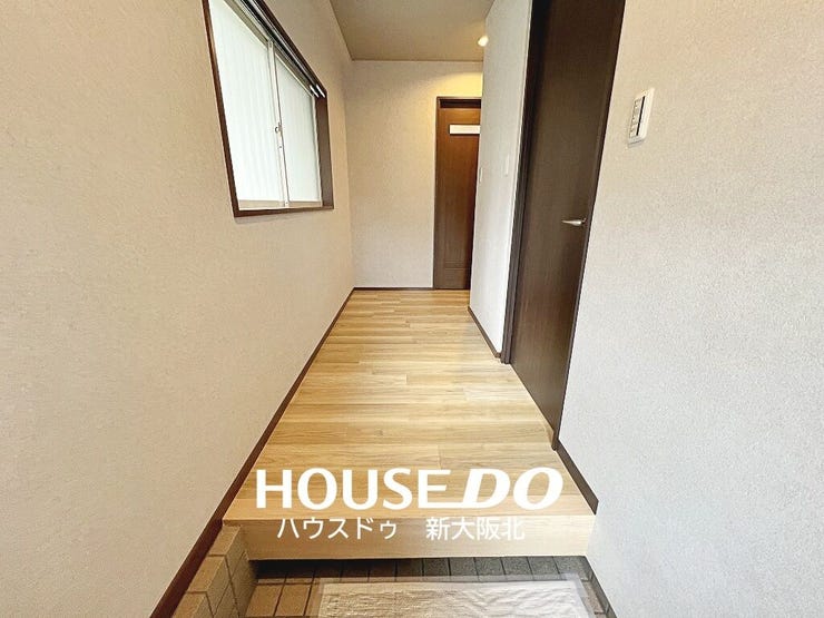 ■ナチュラルな木目の床・建具の組み合わせがシンプルで落ち着いた雰囲気の室内です!