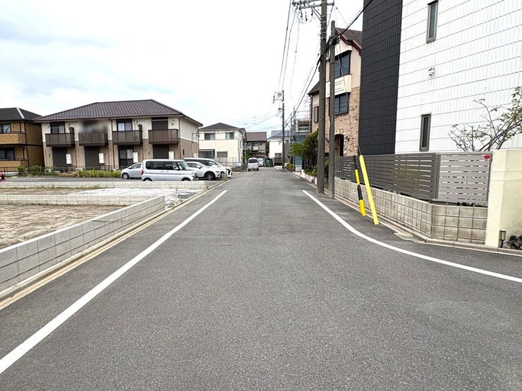 東側前面道路