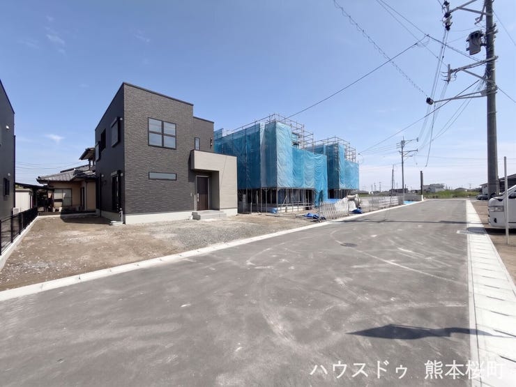 ■理想を叶える新しい暮らしの舞台■高いデザイン性と機能性を兼ね備えた住まい。ここで、家族の新しい物語が始まります。