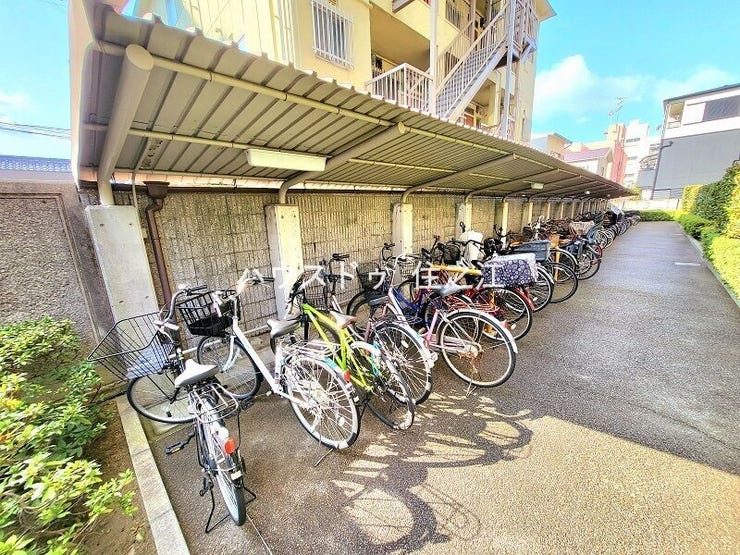 ★駐輪場も区画数はたくさんございます。空き状況の確認はお気軽にお申し付け下さい。