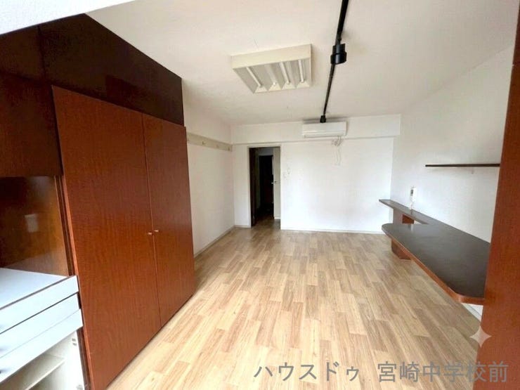 CGで家具・小物を消しています。