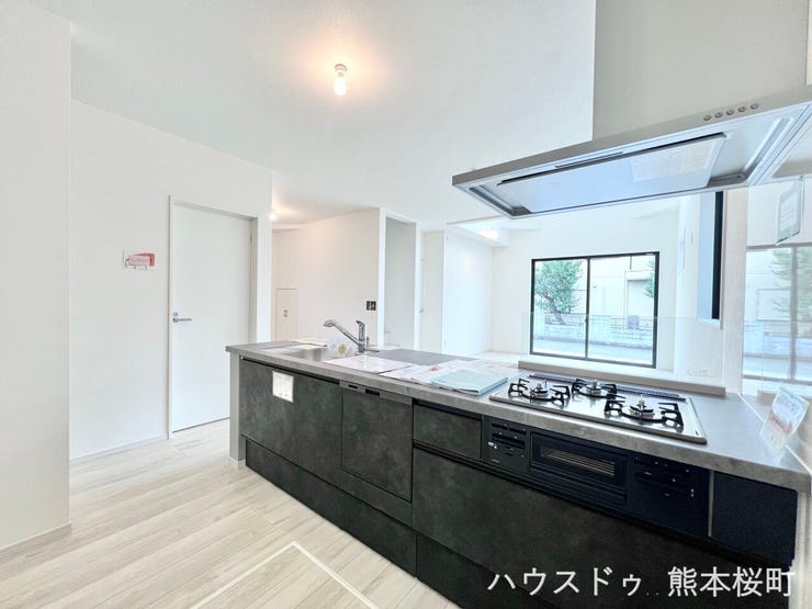 ■家族の「美味しい」が集まる舞台■高い機能性と美しいデザインを両立。料理する人も、待つ人も、笑顔になれる場所です。