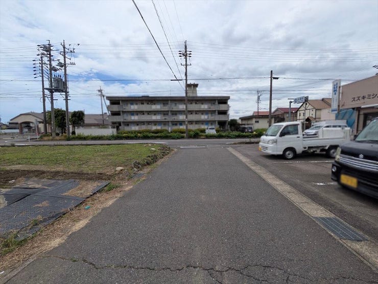 西側道路
2026/6/8撮影