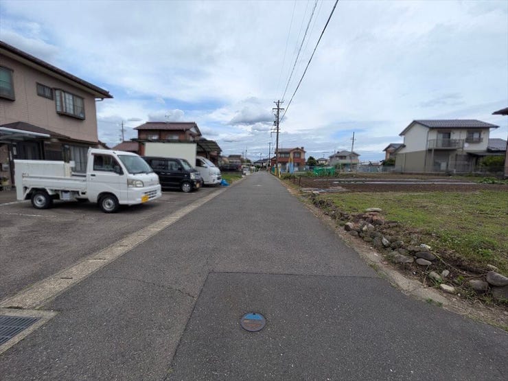 西側道路
2026/6/8撮影