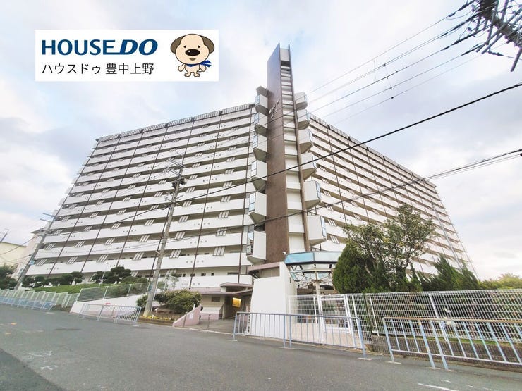 北大阪急行「桃山台」駅まで徒歩約3分!阪急千里線「南千里」駅まで徒歩約14分!交通利便性の高い立地です♪
緑豊かな住環境で、敷地内に公園もございます♪