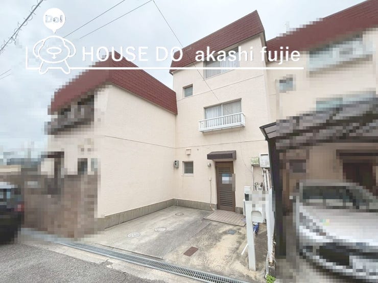 3階建てのテラスハウス