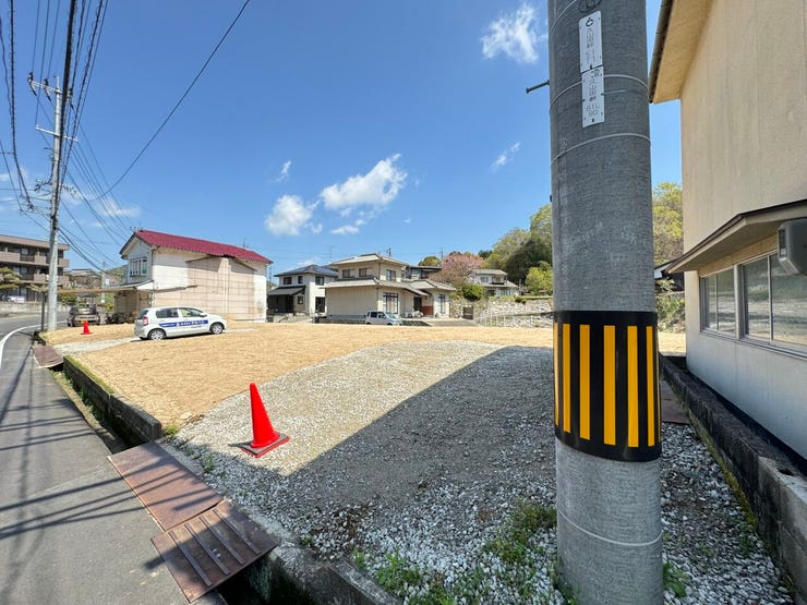 【ゆとりの95坪超!】2面道路に面した開放感豊かな高台の土地。建築条件はありませんので、お好きなハウスメーカーで夢のマイホームを建築可能です!