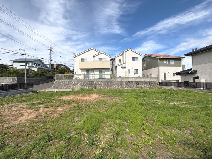 芦口小学校徒歩9分・八木山中学校徒歩15分でお子様の通学も安心!