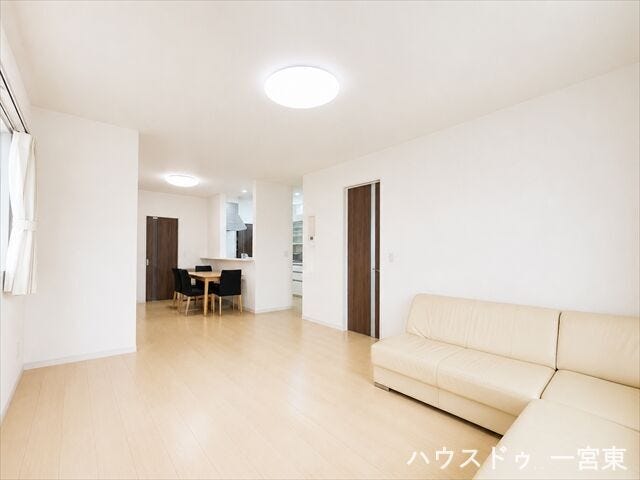 ※居住中につき室内を CG にて家具消しをしたものです。
リビングイン階段を採用!家族が顔を合わす機会が増えるので、コミュニケーションが取りやすいですね。