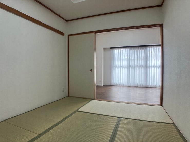 幅広い使い方ができ、リラックス効果のある和室を完備♪
床が柔らかいのでそのまま昼寝をしたり、こたつを置いてまったり過ごせる空間を作れます。