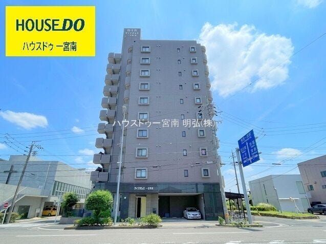 【外観】
11階建ての10階部分