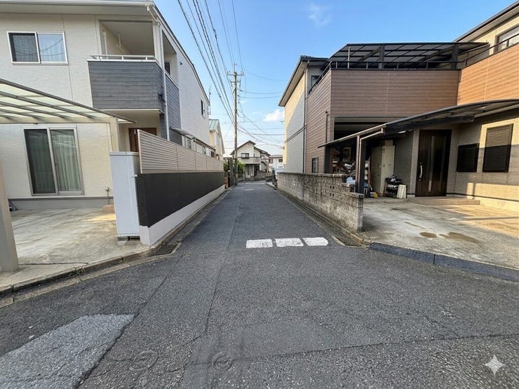 落ち着いた住環境を形成する前面道路