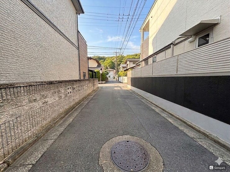 交通量が比較的落ち着いた前面道路で安心