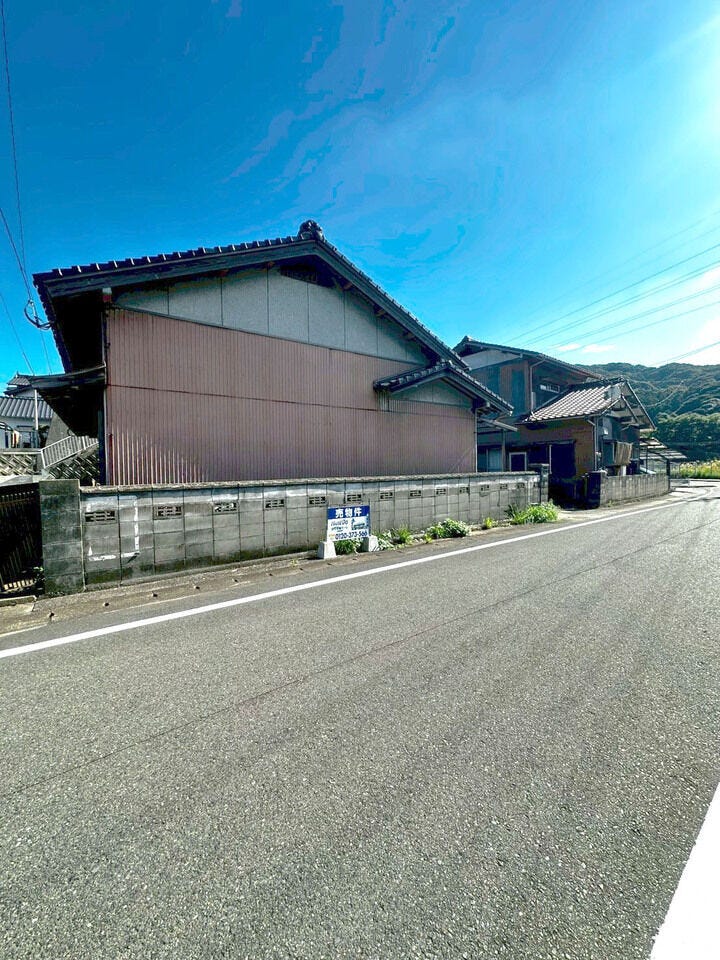 小倉南区長野東町 売土地 土地面積約146坪♪角地♪コンビニまで徒歩約4分♪前面道路幅員6m以上♪