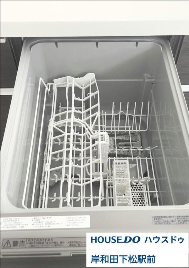 食器洗浄機を標準設置。面倒ごとは食器を並べてスイッチを押すだけ。後はお子様やご家族、友人との楽しいひと時をお過ごしください。