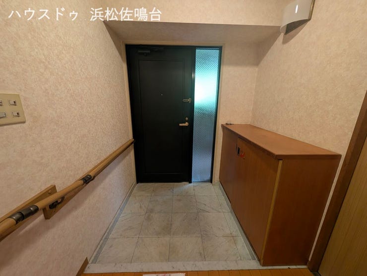 玄関全景
