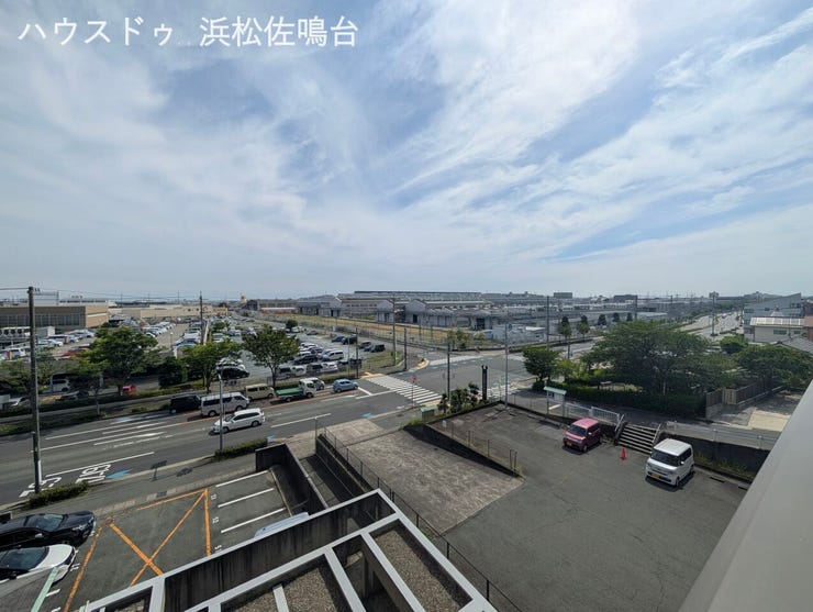 南側には大きな建物が無く、陽当り・眺望・風通し良好♪
