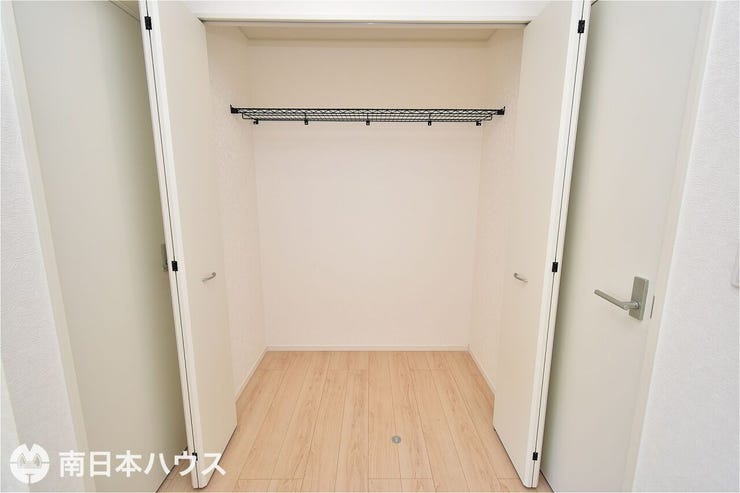 城山２丁目 新築戸建 城山２丁目／２区画 【洋室8帖の収納】