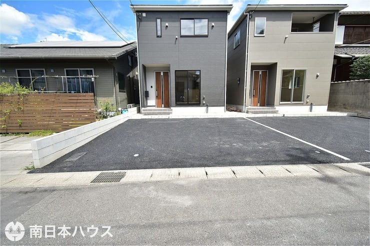 城山２丁目 新築戸建 城山２丁目／２区画 【駐車場】駐車3台！普通車1台、軽自動車2台分です！車通りも少なく駐車しやすいです♪