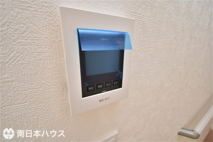 城山２丁目 新築戸建 城山２丁目／２区画 【モニター付きインターホン】玄関周りを確認でき、留守のときなども訪問者を確認できるので防犯面で安心！