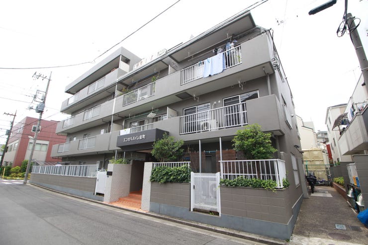 【外観】
陽当り・通風に優れた魅力的で快適さを追求したマンションです。