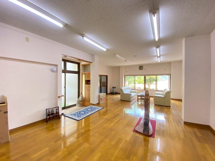 床がしっかりしているので様々な用途で使えるお部屋です!