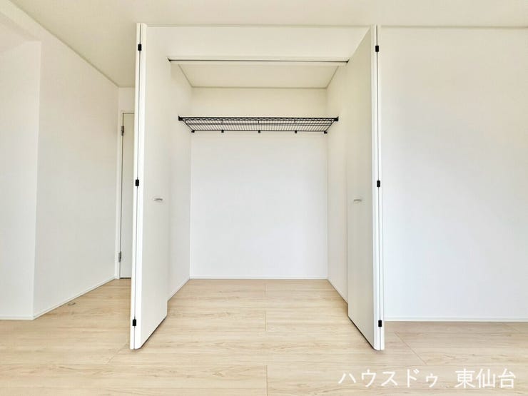 大きなクローゼット付きでたくさん収納できます◎