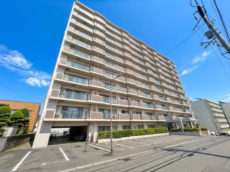 【外観】
全国約740店舗展開中のネットワークを活かし、【ハウスドゥ札幌栄町】が豊富な成約実績と情報力で住まい探しをサポート☆多くの方に選ばれている安心感で、理想の一邸へ導きます!お気軽にお問い合わせください♪