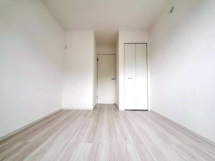【Bedroom】主寝室や子ども部屋、在宅ワークにも使える洋室。暮らしに合わせて自由にレイアウトできます。