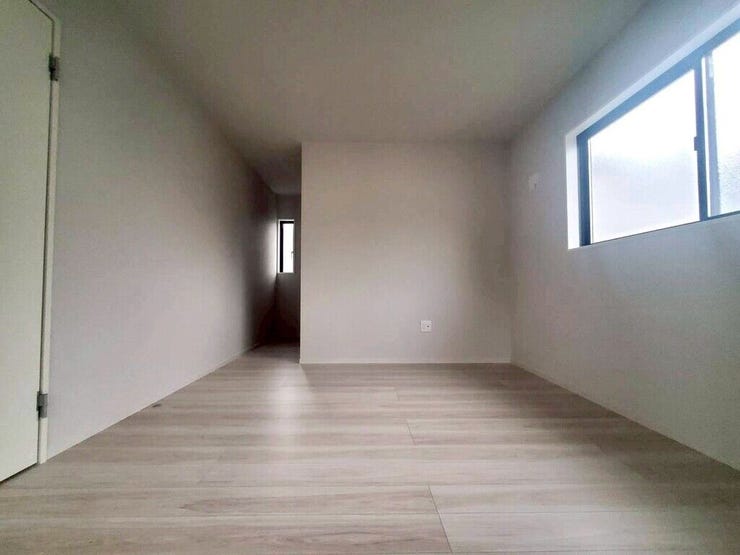 【Bedroom】ベッドとデスクを置いてもゆとりのある、使い勝手の良い広さの洋室です。