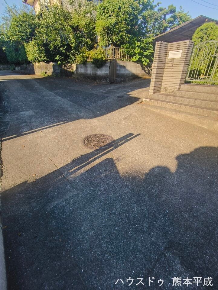 広い前面道路です