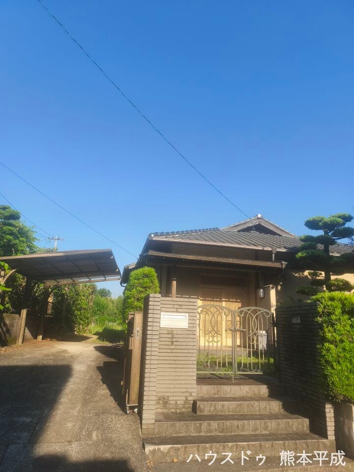 カーポートは1台分あります