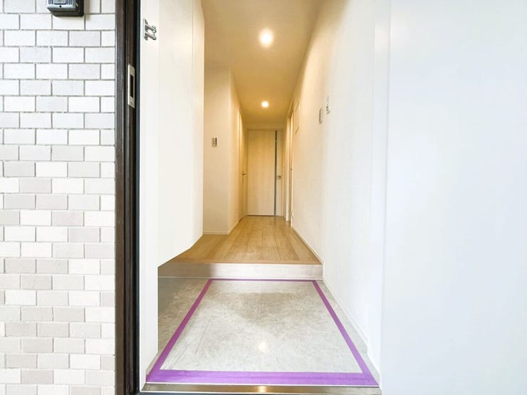 お家に出会う人々を出迎える玄関だからこそ、広々清潔感あふれる空間にしたいですね!