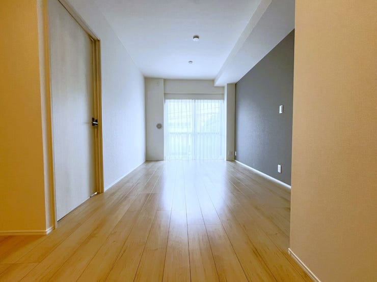 お子様の成長と共に「住まい方」も変化していきます。居室にはクローゼットを完備し、自由度の高い家具の配置が叶うシンプルな空間です。