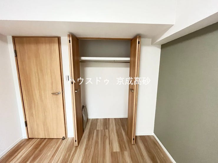 適材適所の収納付きです。