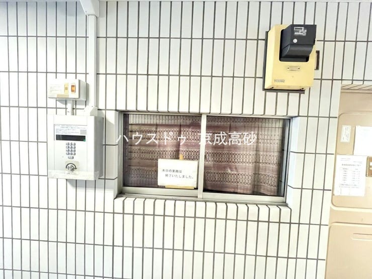 外と内をつなぐエントランスは管理が行き届き、居住者を優しく迎え入れてくれます。