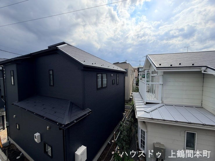 遠くまで見渡せる開放感のある眺望が、日々の暮らしにゆとりを与えます