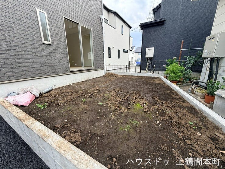 家庭菜園や趣味のスペースとしても活用できる多目的な庭
