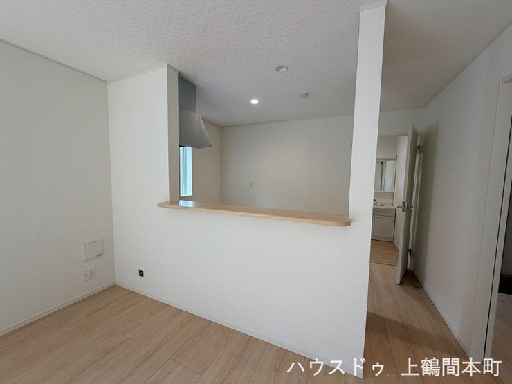家族みんなで食卓を囲めるゆとりあるダイニング空間