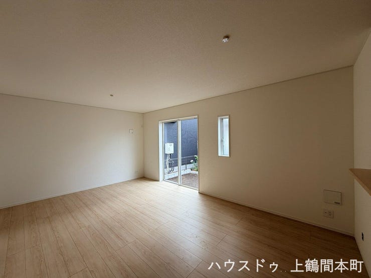家族が自然と集まる心地よいリビング空間