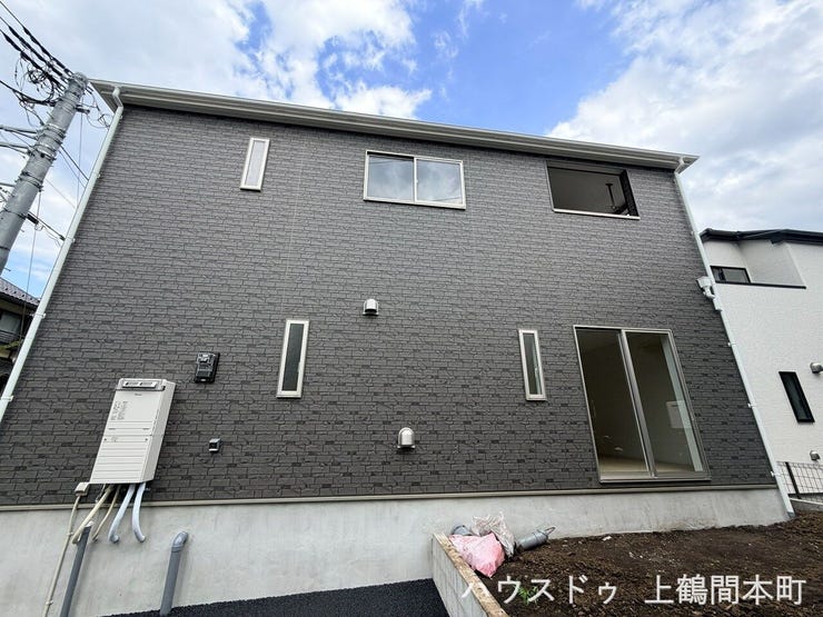 シンプルで飽きのこないデザインが魅力の建売住宅外観