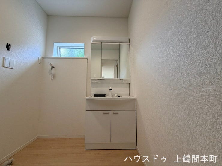 毎日の身支度が快適に行える、使い勝手の良い洗面化粧台