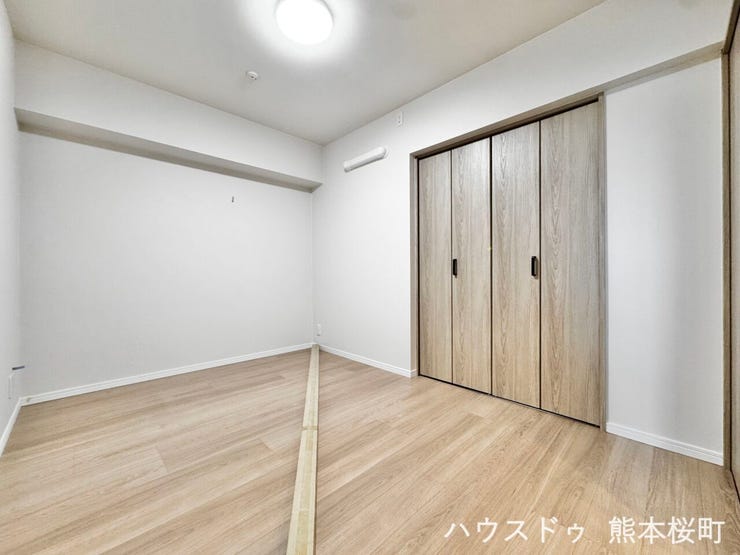 ■5.4帖洋室■寝室、書斎、趣味の部屋。家族の成長やライフスタイルに合わせ、様々な使い方ができる快適な空間です。