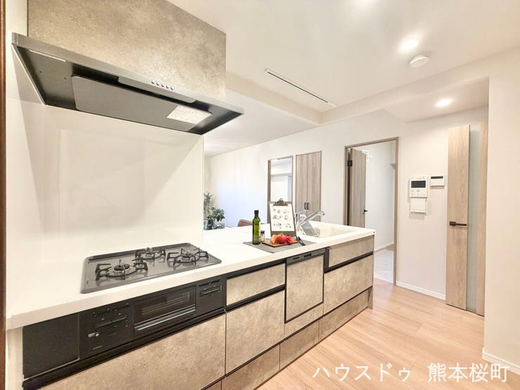 ■家族の「美味しい」が集まる舞台■高い機能性と美しいデザインを両立。料理する人も、待つ人も、笑顔になれる場所です。