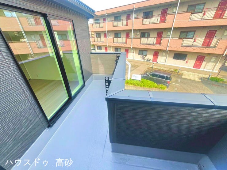 外の空気を吸ったり、植物を置いたり、おうちにいながら気軽に気分転換できちゃいます♪(撮影日:2026.6.9)