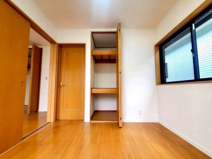 【Bedroom】主寝室や子ども部屋、在宅ワークにも使える洋室。暮らしに合わせて自由にレイアウトできます。